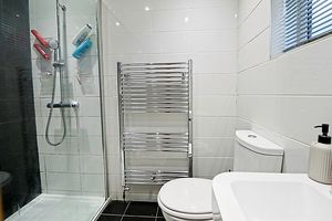 En-Suite- click for photo gallery